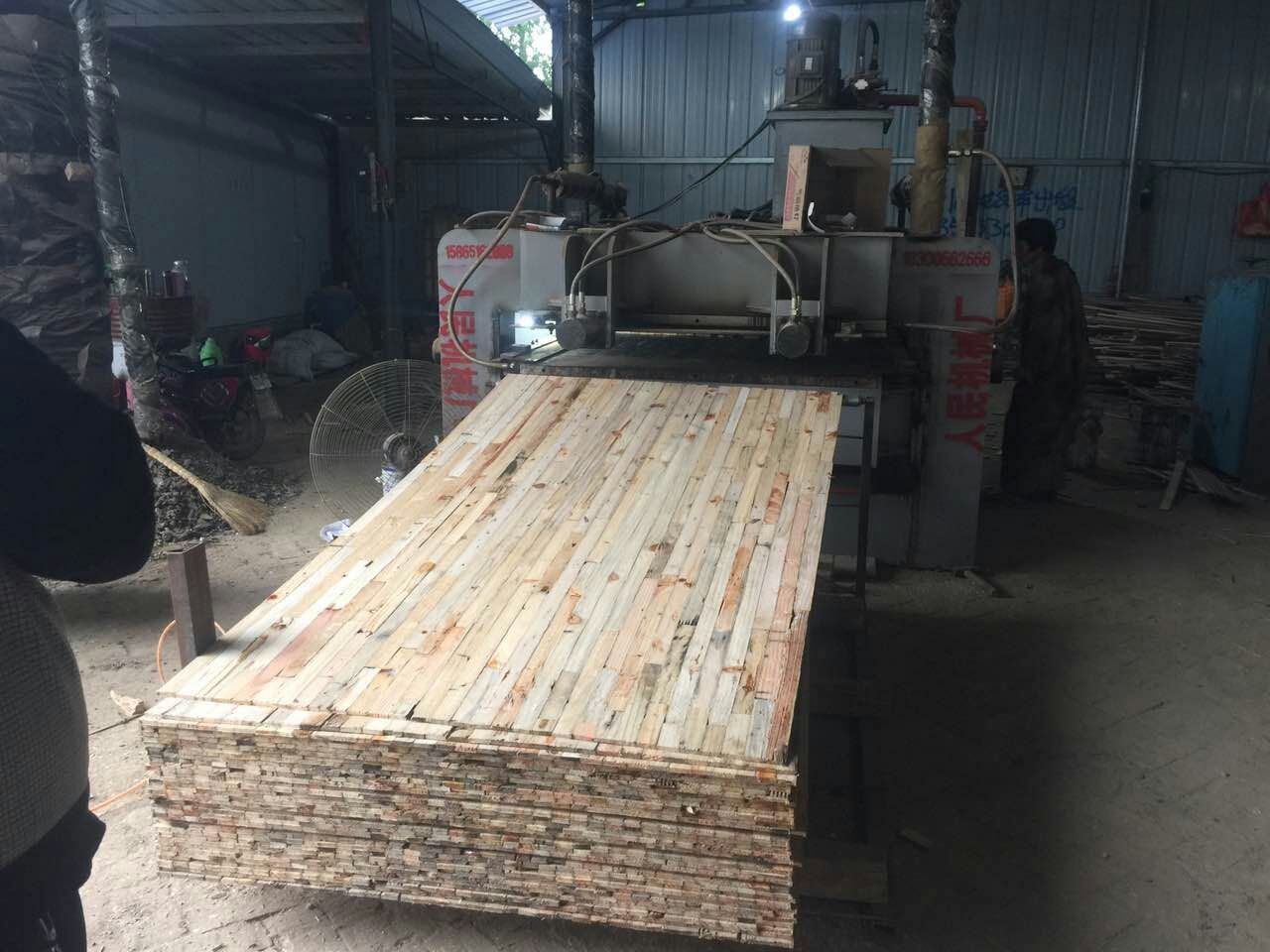 午夜福利性爱视频